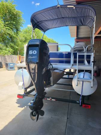 2014 Sun Tracker, dovoz USA — foto 5 z 12
