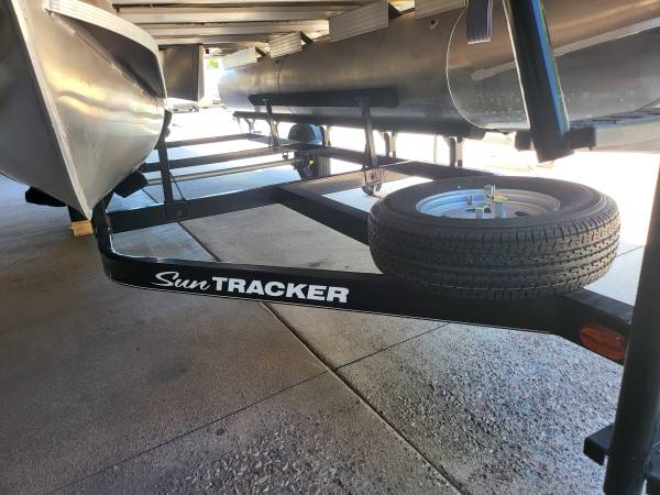 2014 Sun Tracker, dovoz USA — foto 7 z 12
