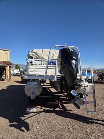 2016 Sun Tracker, dovoz USA — foto 11 z 12