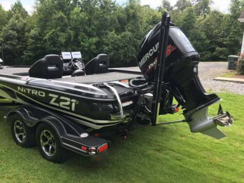 2017 Nitro, dovoz USA — foto 3 z 3