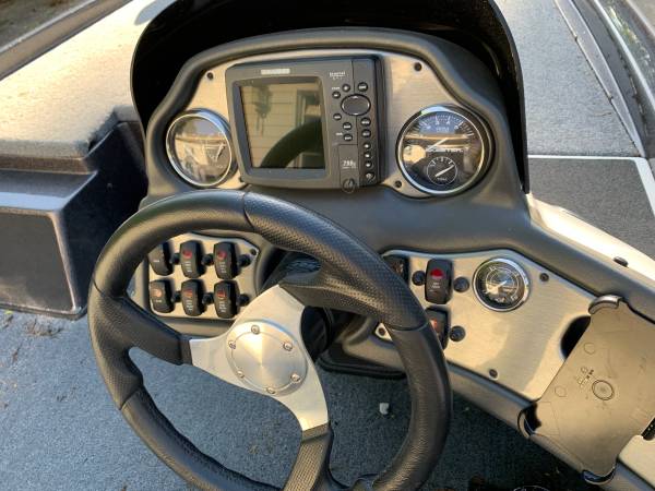 2012 Skeeter, dovoz USA — foto 7 z 12