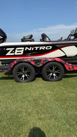 2011 Nitro, dovoz USA — foto 6 z 12