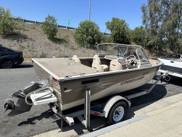 2002 Crestliner, dovoz USA — foto 4 z 12