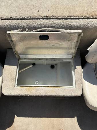 2002 Crestliner, dovoz USA — foto 8 z 12
