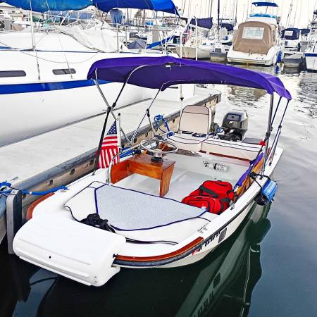 Boston Whaler, dovoz USA — foto 8 z 11