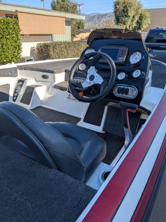 2014 Nitro, dovoz USA — foto 6 z 6