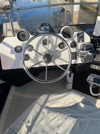 Sea Ray, dovoz USA — foto 4 z 12