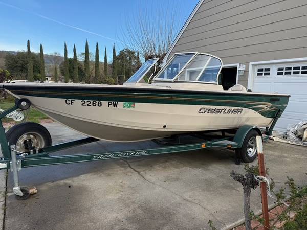 2002 Crestliner, dovoz USA — foto 2 z 8