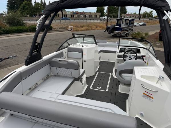 Bayliner, dovoz USA — foto 12 z 12