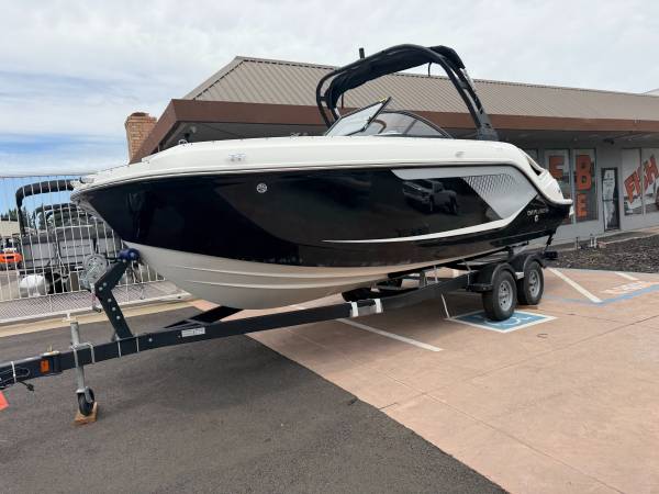 Bayliner, dovoz USA — foto 6 z 12