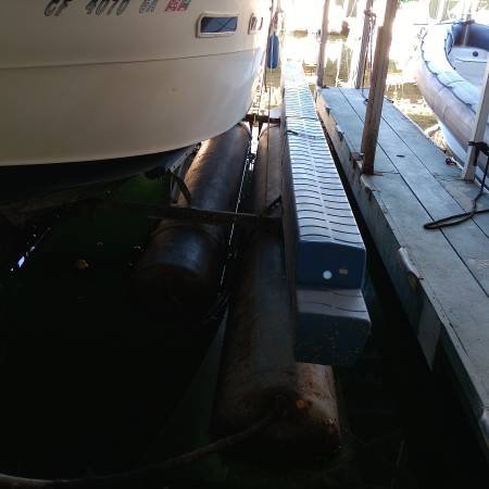 Sea Ray, dovoz USA — foto 9 z 12