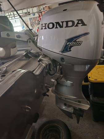 Crestliner, dovoz USA — foto 6 z 12