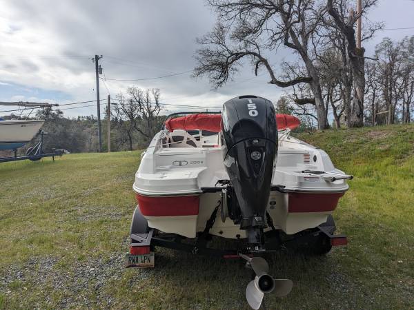 2022 Tracker, dovoz USA — foto 1