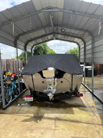 Crestliner, dovoz USA — foto 1