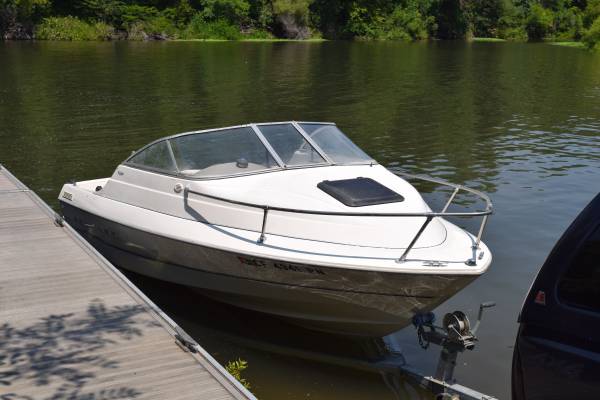2001 Bayliner, dovoz USA — foto 5 z 12