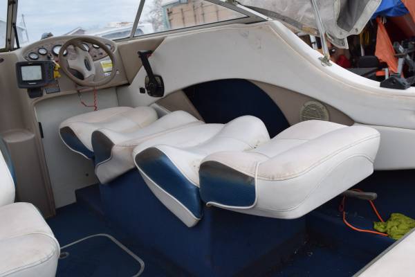 2001 Bayliner, dovoz USA — foto 8 z 12