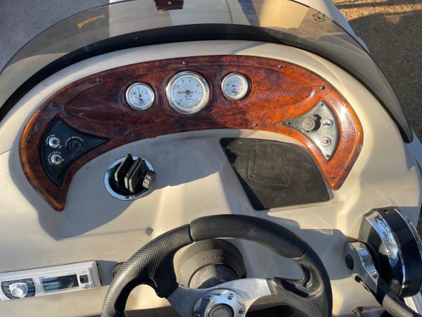 2014 Sun Tracker, dovoz USA — foto 12 z 12