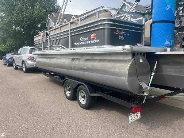 2023 Sun Tracker, dovoz USA — foto 2 z 9