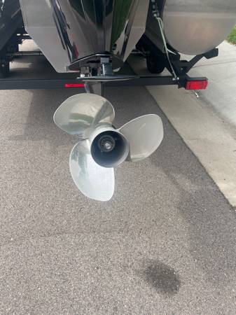 2023 Sun Tracker, dovoz USA — foto 5 z 9
