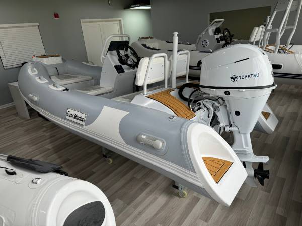 Boston Whaler, dovoz USA — foto 4 z 12