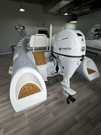 Boston Whaler, dovoz USA — foto 5 z 12