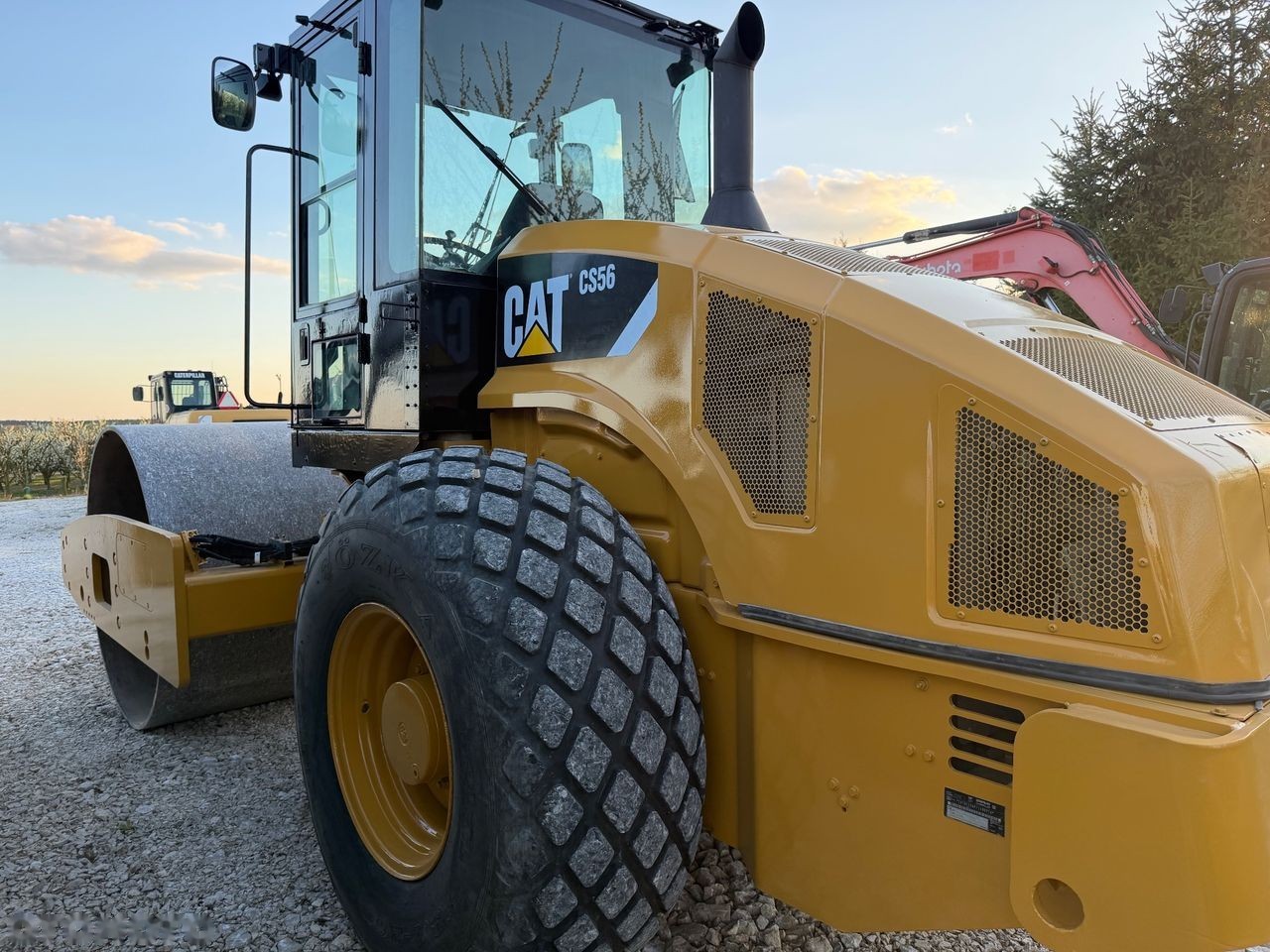 2012 Caterpillar CS56, 5 100 mth, dovoz Skladem v EU — foto 1