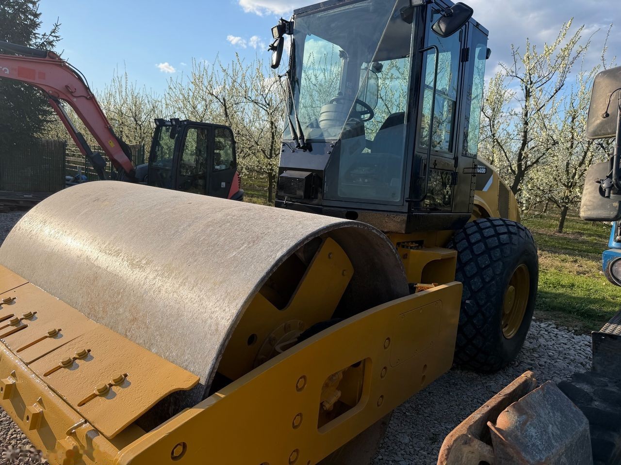 2012 Caterpillar CS56, 5 100 mth, dovoz Skladem v EU — foto 12 z 14