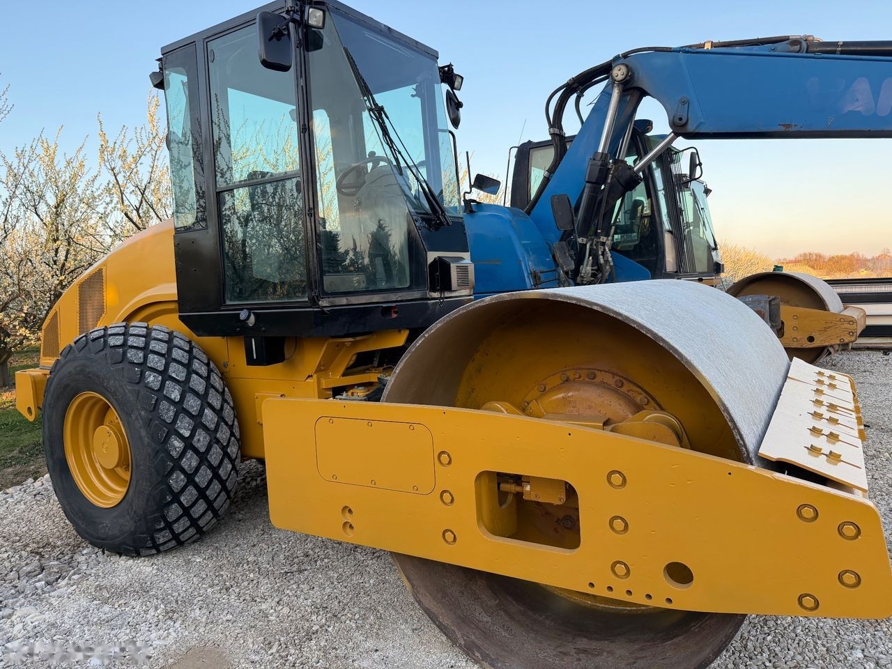 2012 Caterpillar CS56, 5 100 mth, dovoz Skladem v EU — foto 3 z 14