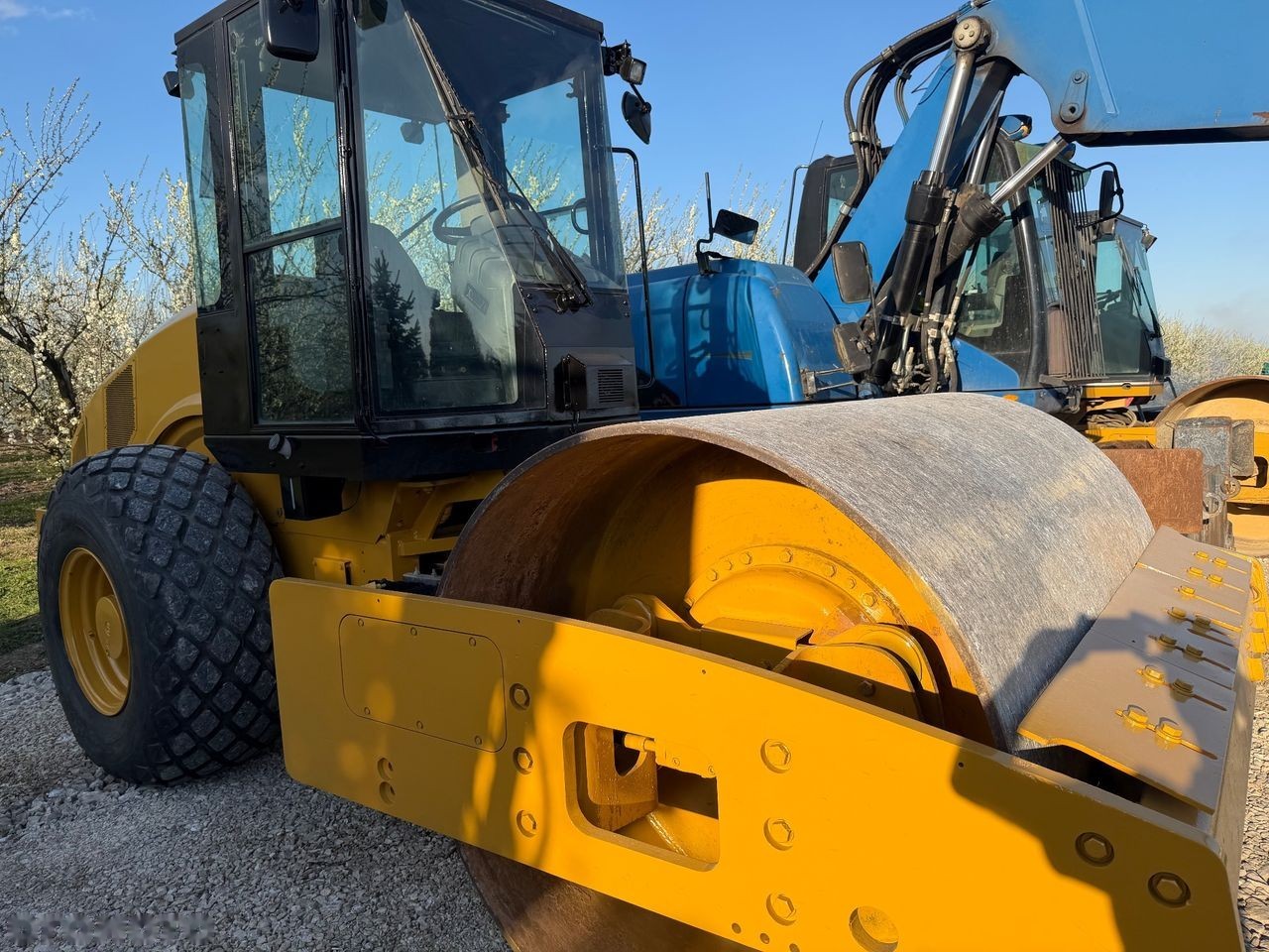 2012 Caterpillar CS56, 5 100 mth, dovoz Skladem v EU — foto 5 z 14