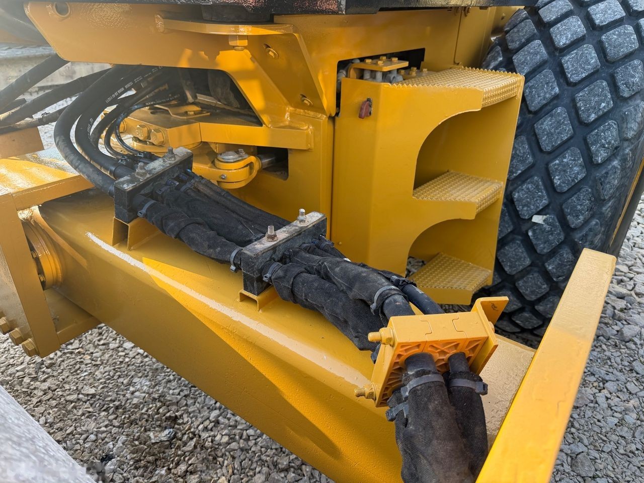 2012 Caterpillar CS56, 5 100 mth, dovoz Skladem v EU — foto 6 z 14