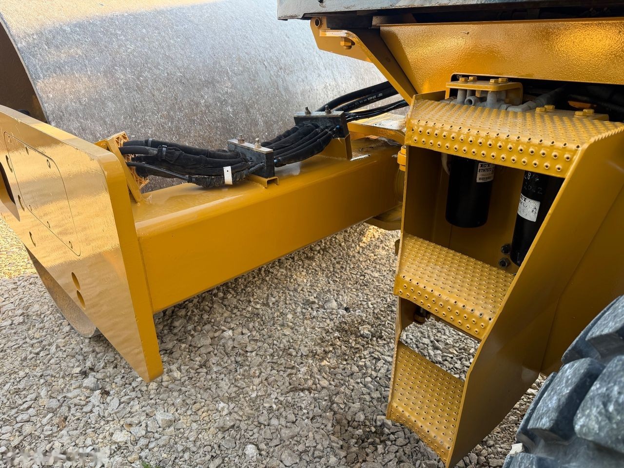 2012 Caterpillar CS56, 5 100 mth, dovoz Skladem v EU — foto 8 z 14