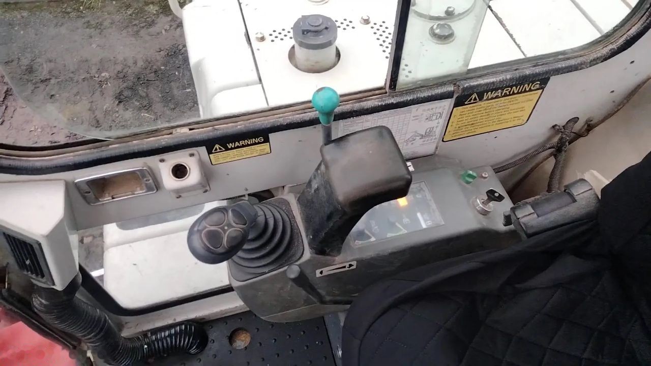 2007 Takeuchi TB145, 7 610 mth, dovoz Skladem v EU — foto 8 z 10