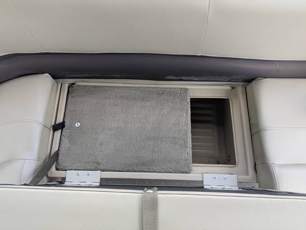 2017 Tracker, dovoz USA — foto 10 z 12