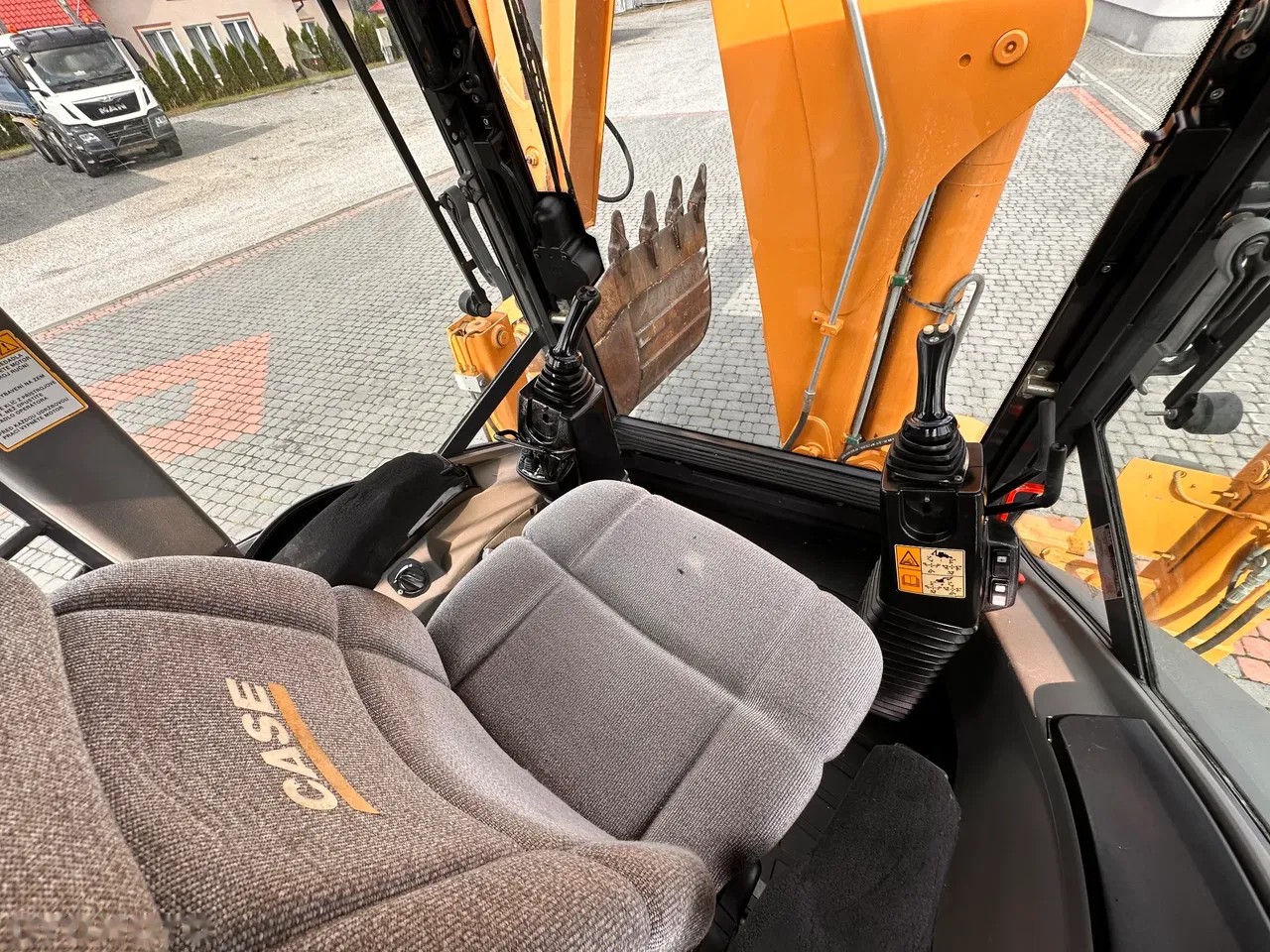 2008 Case 695, 8 700 mth, dovoz Skladem v EU — foto 15 z 18