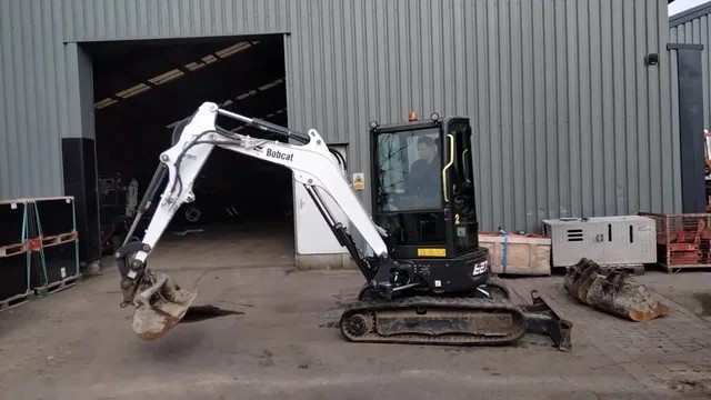 2020 Bobcat E27, dovoz Skladem v EU — foto 1