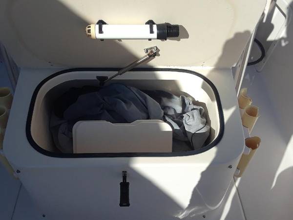2003 Grady-White, bílá, dovoz USA — foto 11 z 12