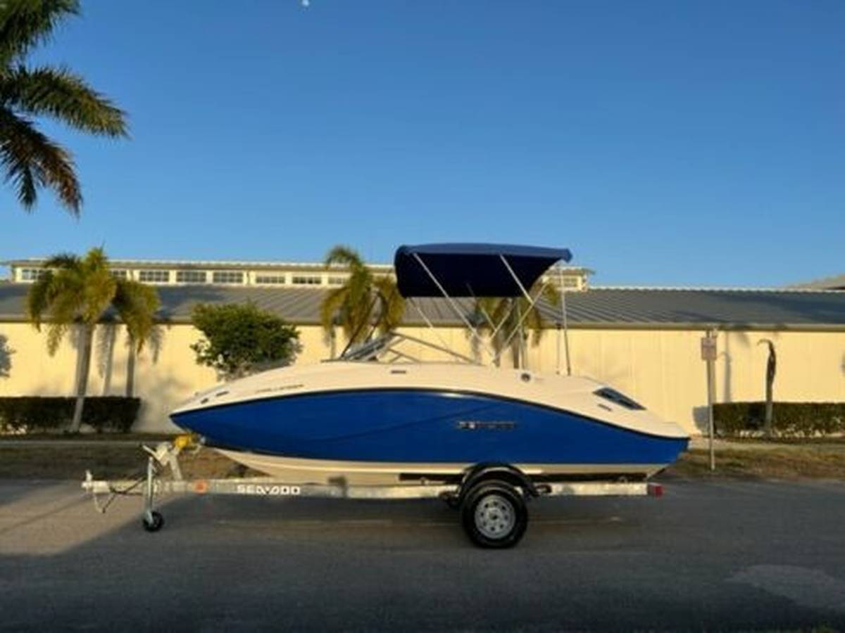 2011 Sea-Doo, dovoz USA — foto 2 z 7