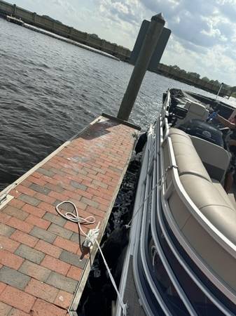 2023 Sun Tracker, dovoz USA — foto 6 z 6