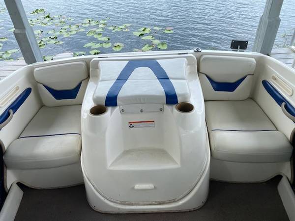 2004 Bayliner, dovoz USA — foto 10 z 12