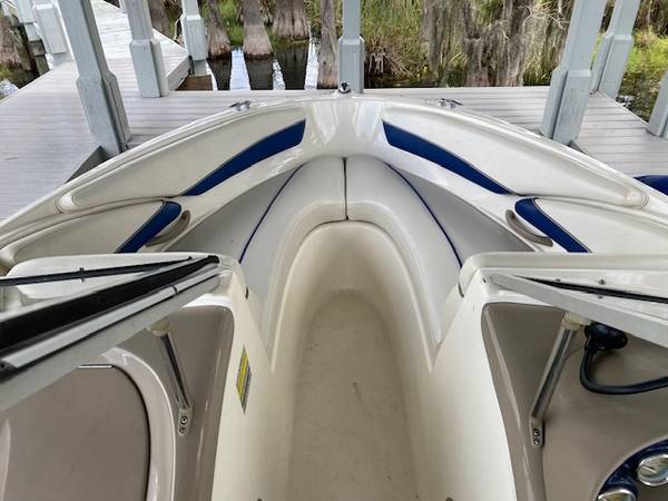 2004 Bayliner, dovoz USA — foto 6 z 12