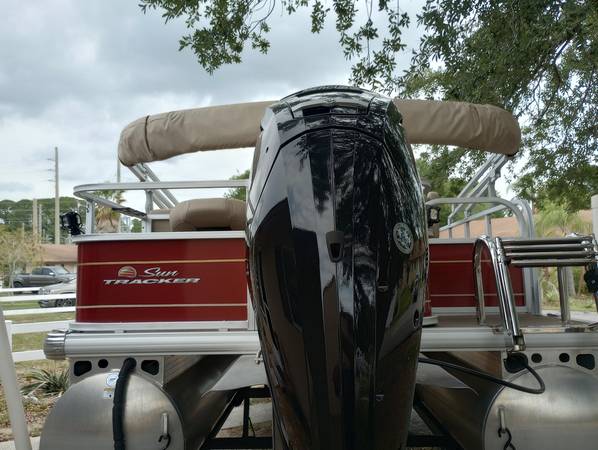 2024 Tracker, dovoz USA — foto 5 z 5
