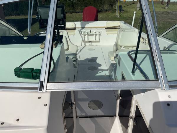 Grady-White, bílá, dovoz USA — foto 9 z 12