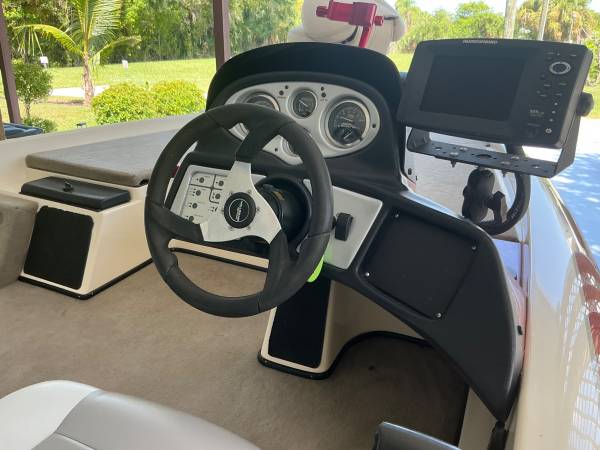 2007 Skeeter, dovoz USA — foto 7 z 12