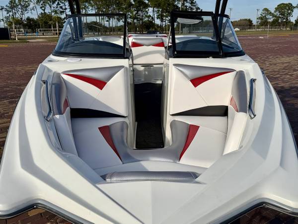 2012 Tige, dovoz USA — foto 5 z 12