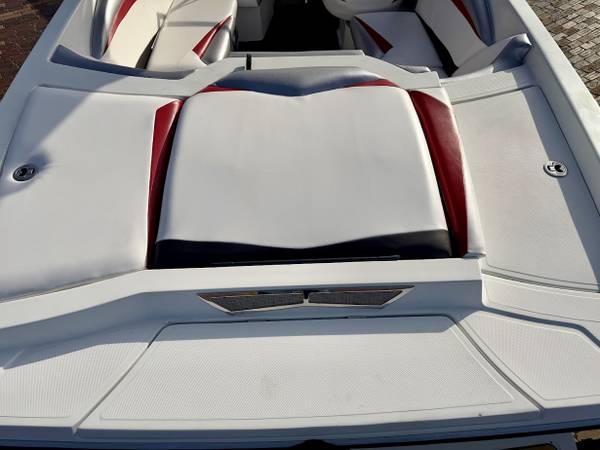 2012 Tige, dovoz USA — foto 9 z 12
