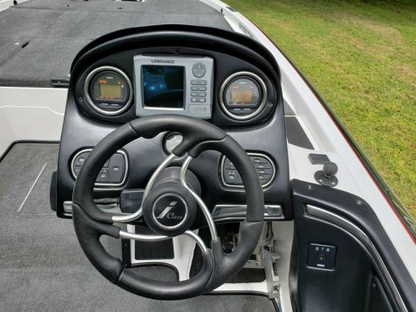 2008 Skeeter, dovoz USA — foto 5 z 6