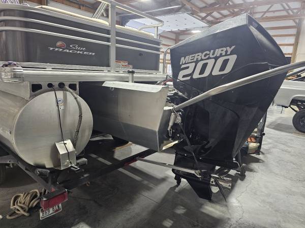 2023 Sun Tracker, dovoz USA — foto 1