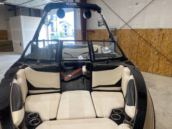 2020 Axis, dovoz USA — foto 3 z 5