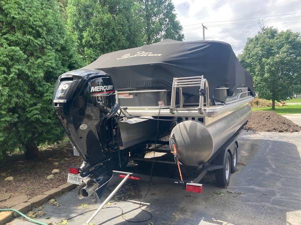 2023 Sun Tracker, dovoz USA — foto 12 z 12