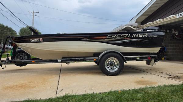 2004 Crestliner, dovoz USA — foto 1